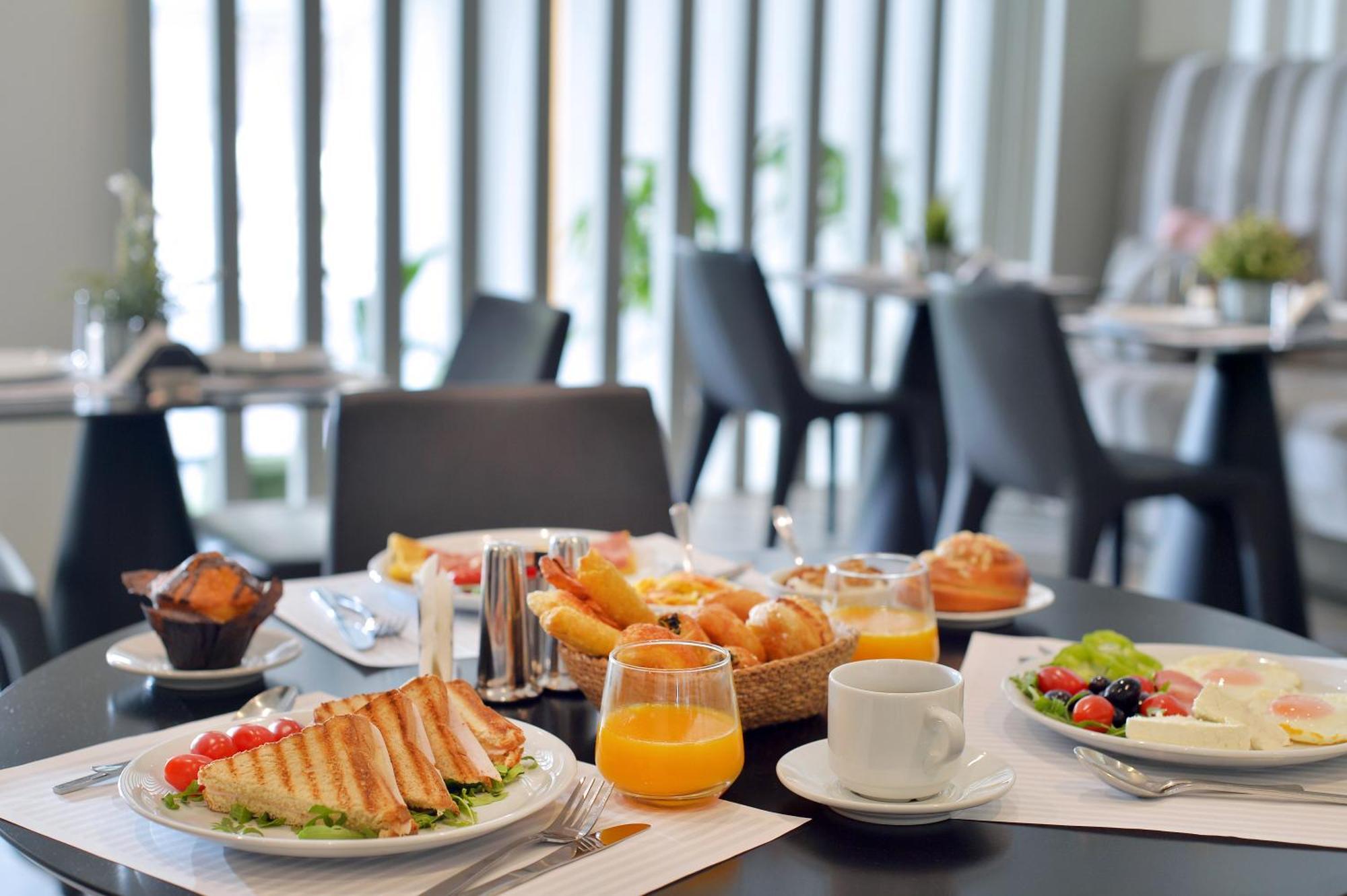 Alva Athens Hotel エクステリア 写真