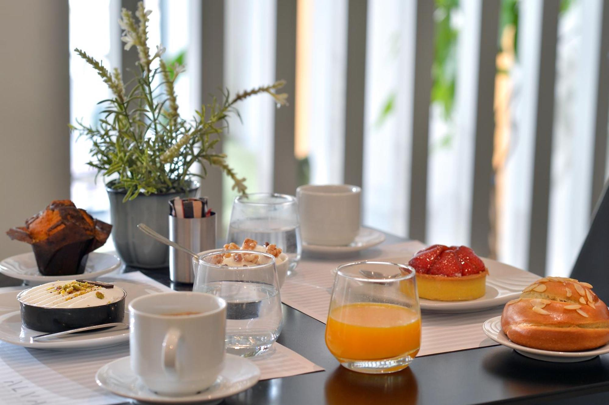 Alva Athens Hotel エクステリア 写真